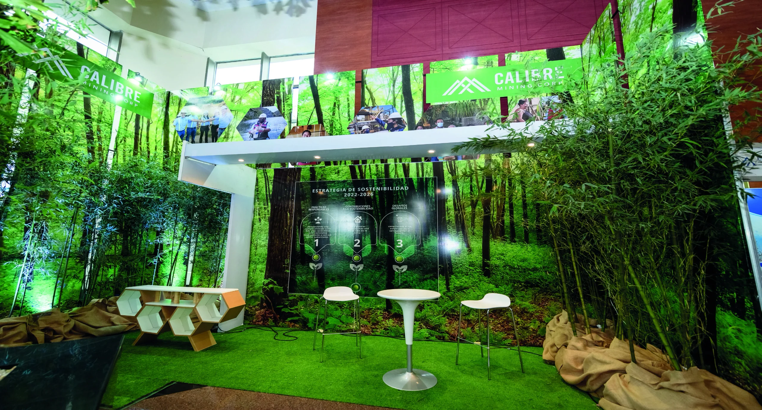 Stand diseñado a la medida · 12