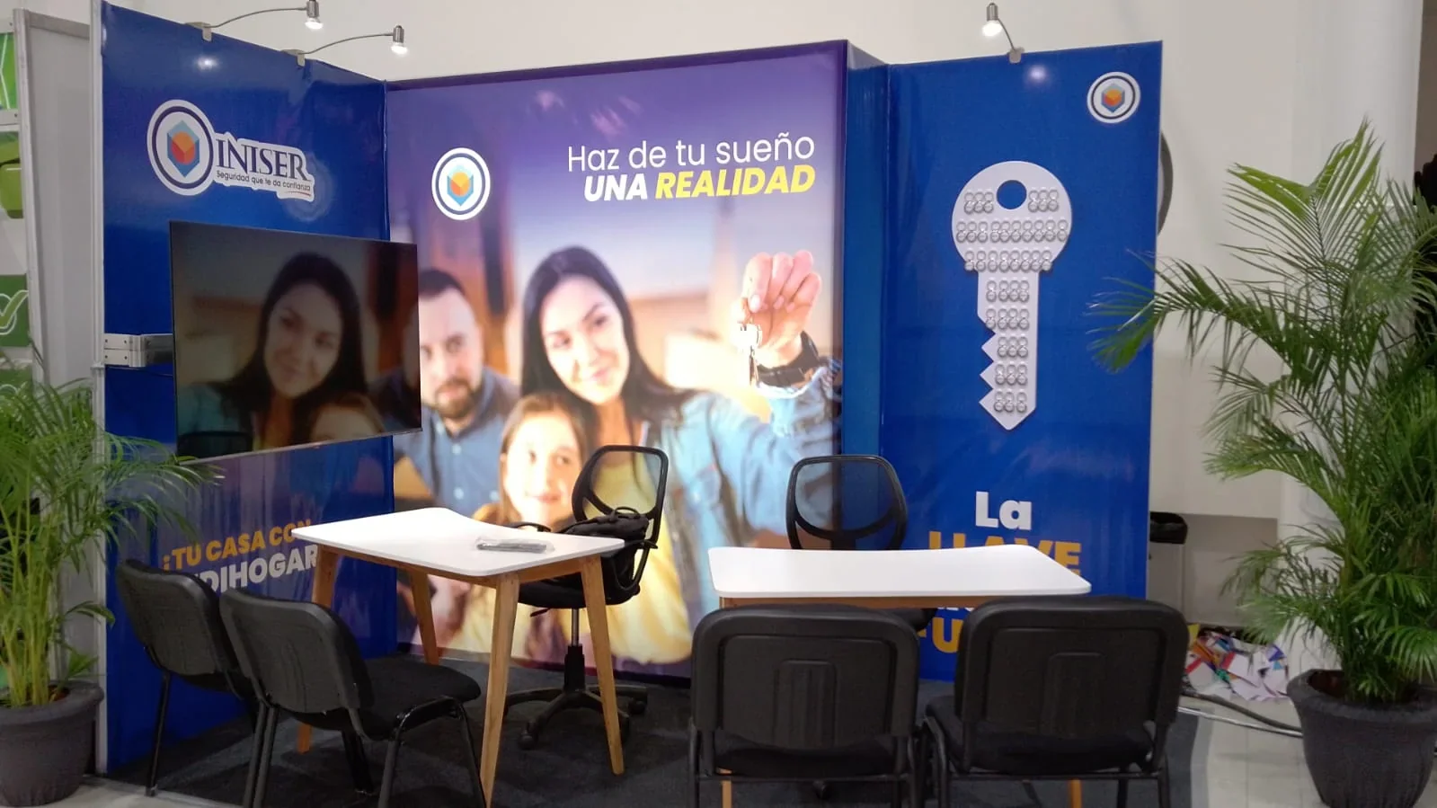 INISER stand with lightbox