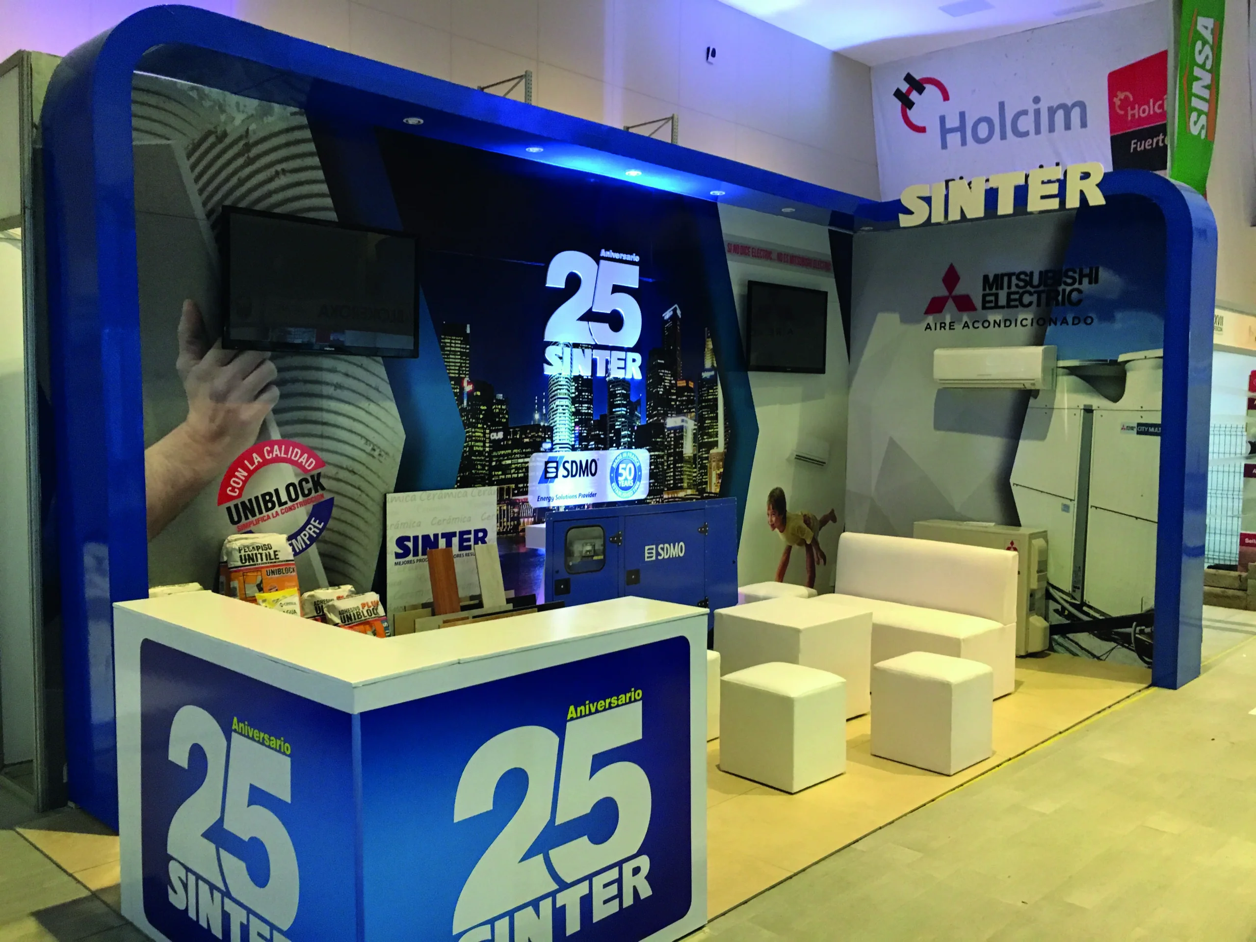 Stand diseñado a la medida · 16