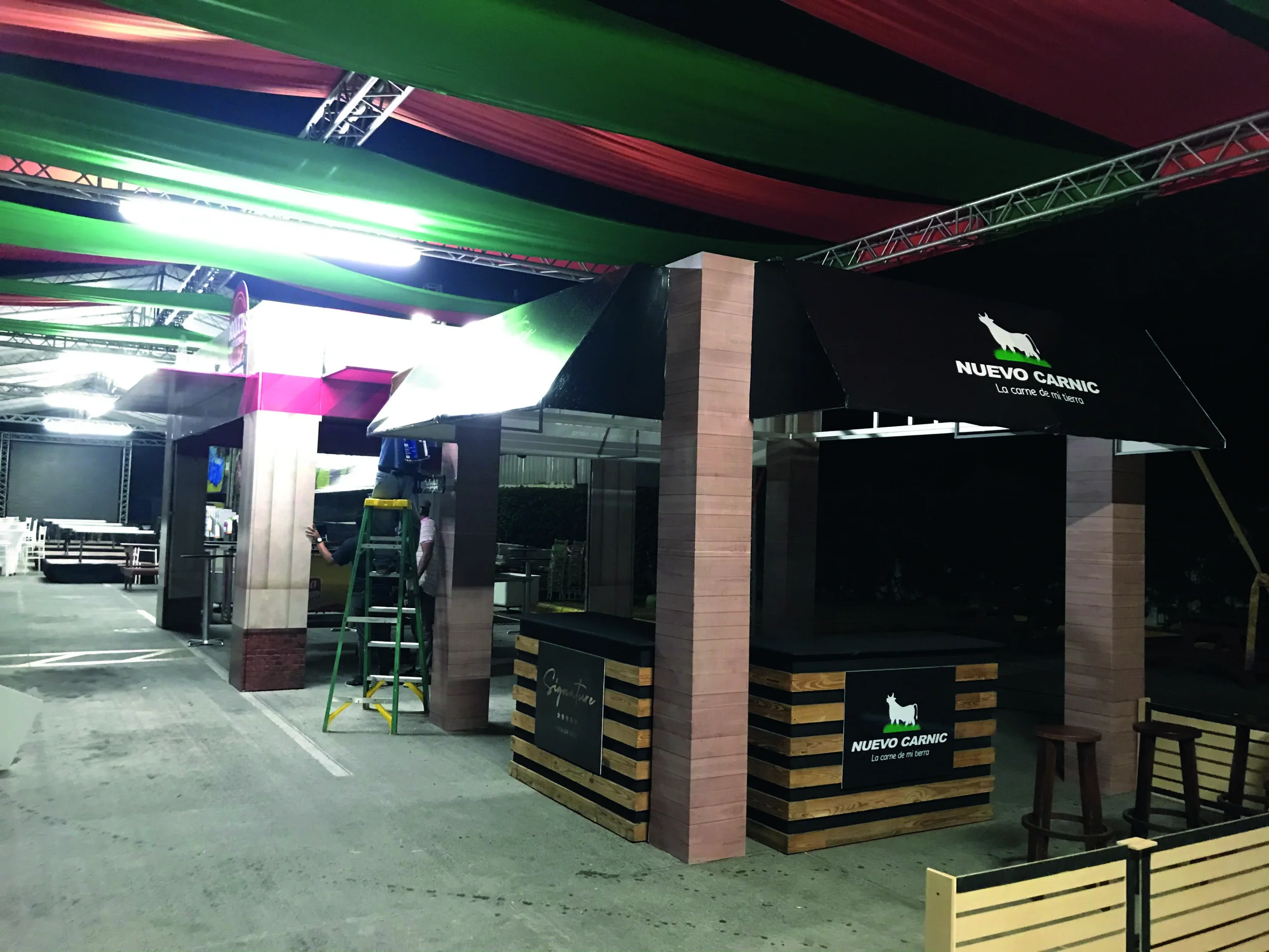 Stand diseñado a la medida · 15