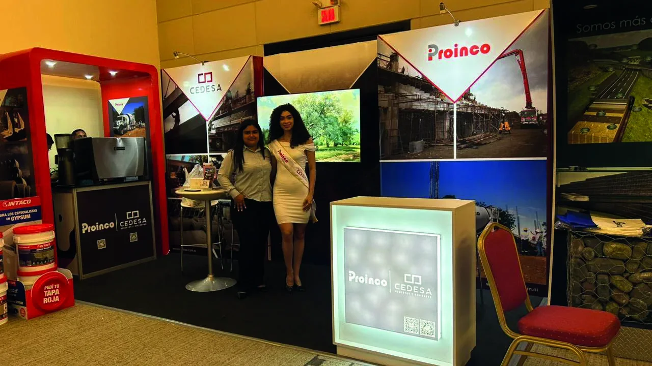Stand diseñado a la medida · 09