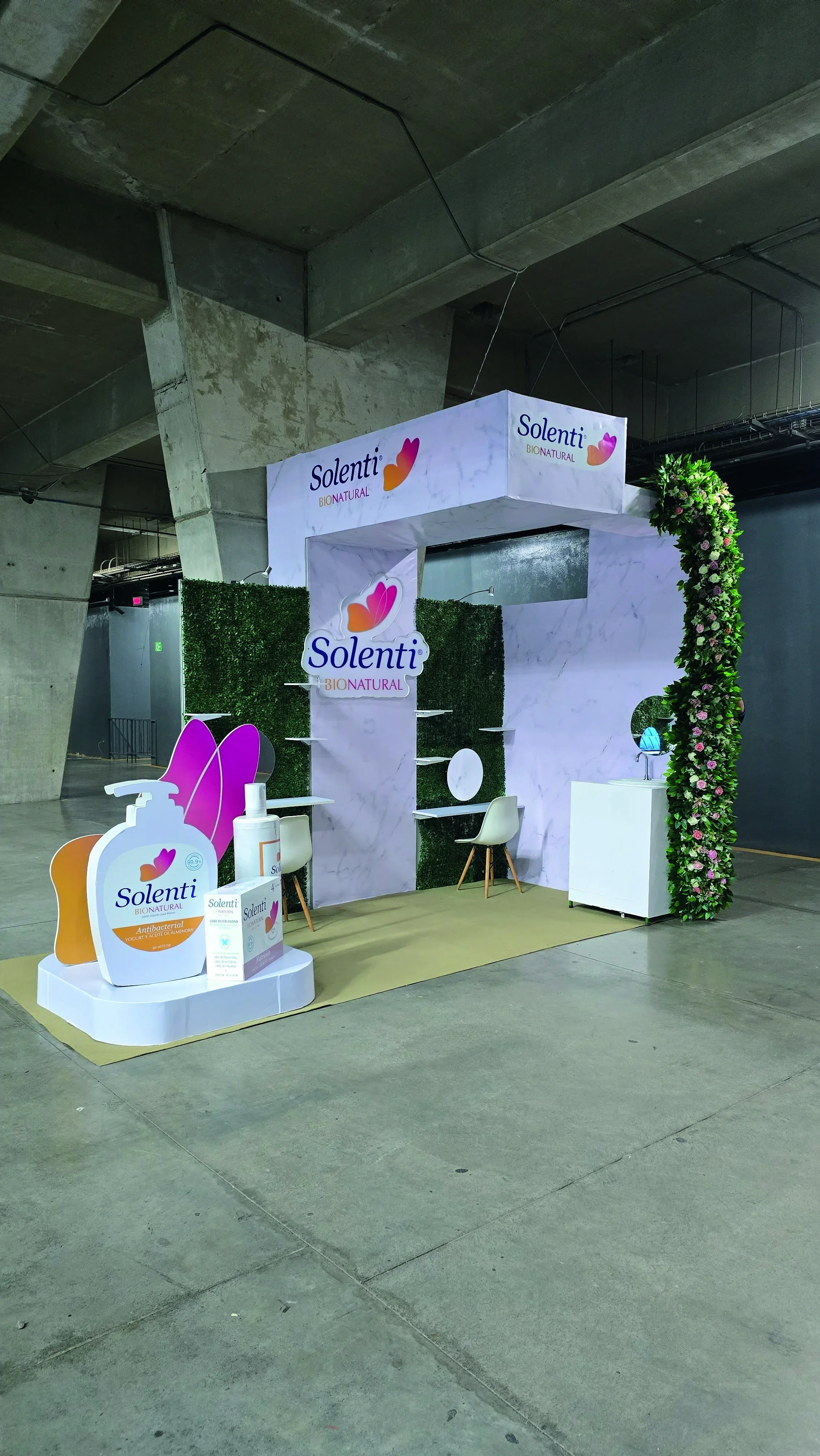 Stand diseñado a la medida · 02